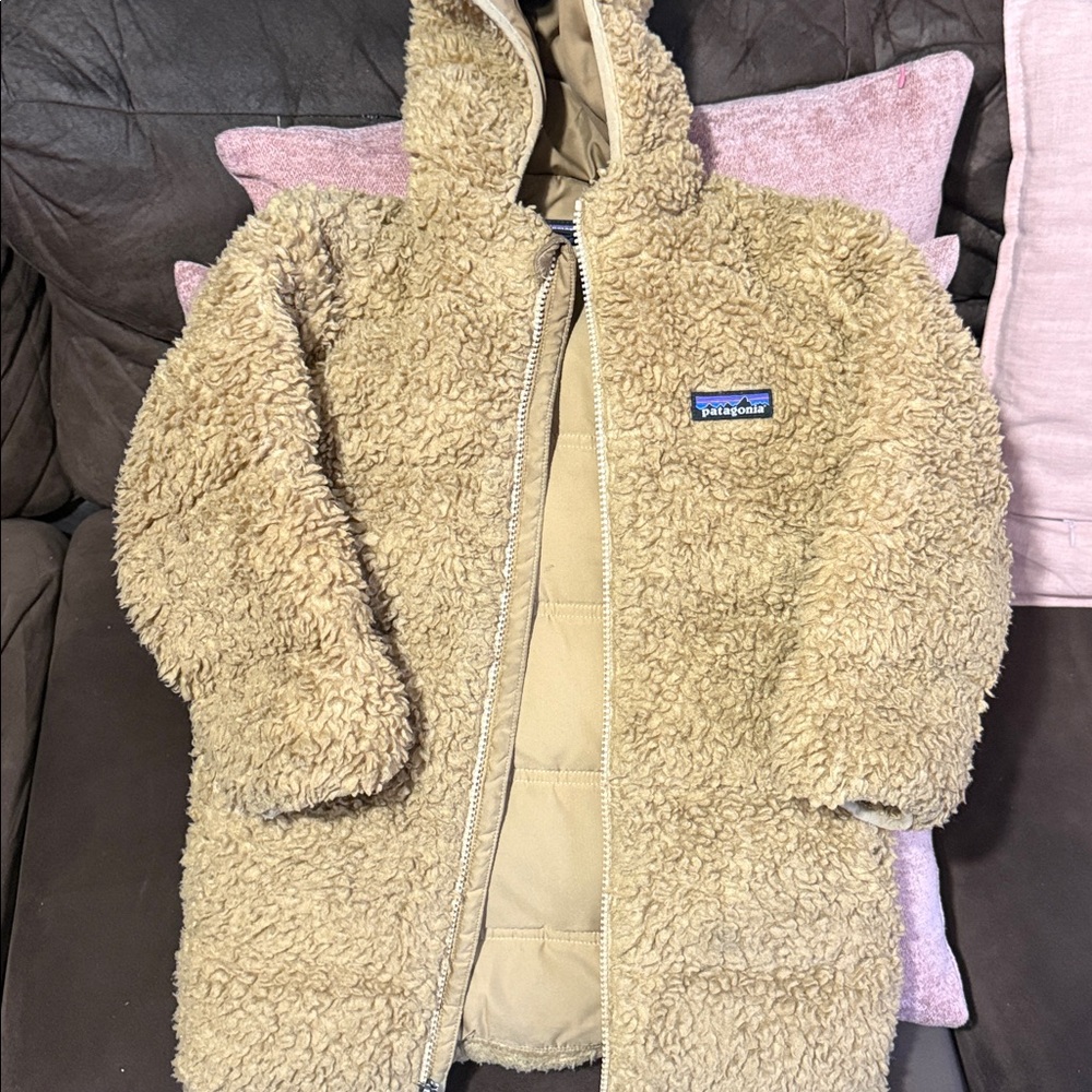 PATAGONIA  RECYCLED HI-LOFT PARKA  Brown Sherpa Jacket 4T great condition - Picture 2 of 3